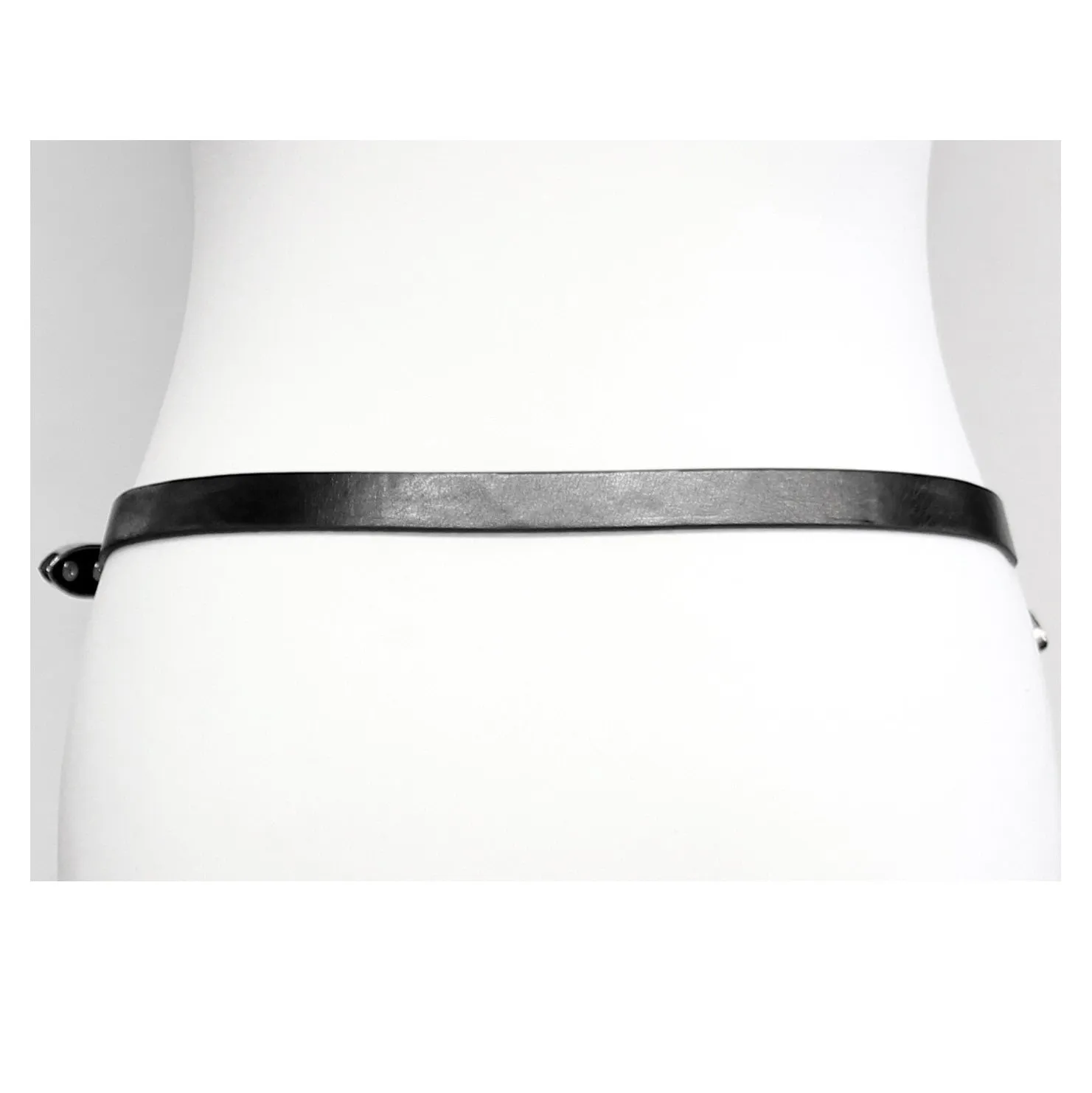 1.8cm Black Skinny Western Style Belt with Patterned Silver Buckle