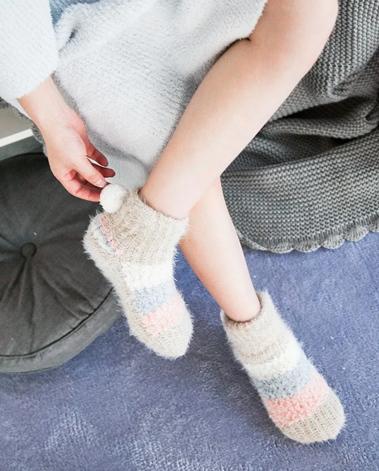 BOOPDO DESIGN COZY SOCKS WITH POM POM DETAIL