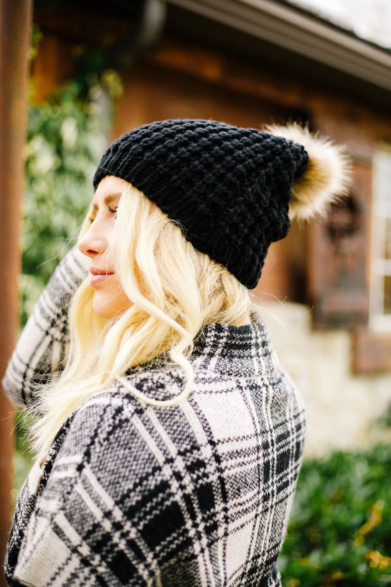 Cable Knit Beanie In Black