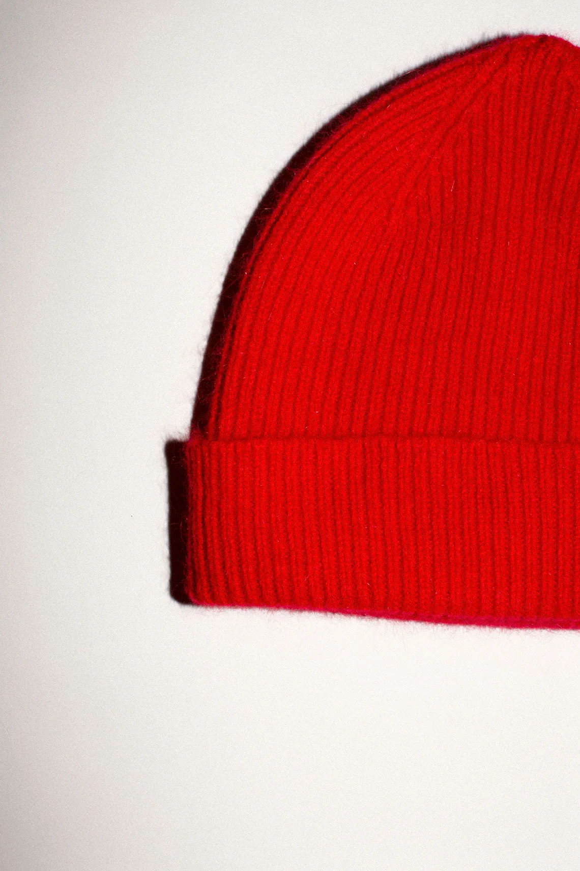 Crimson Bea Rib Beanie